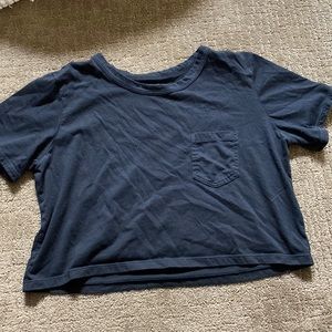 Black cropped t-shirt